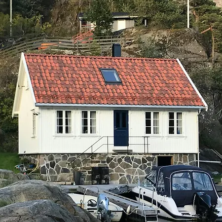 Vakantiehuis Captain's House With Private Dock In Bamble Stathelle