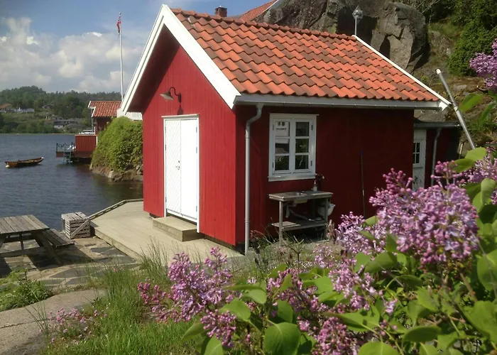 Vakantiehuis Captain's House With Private Dock In Bamble *
